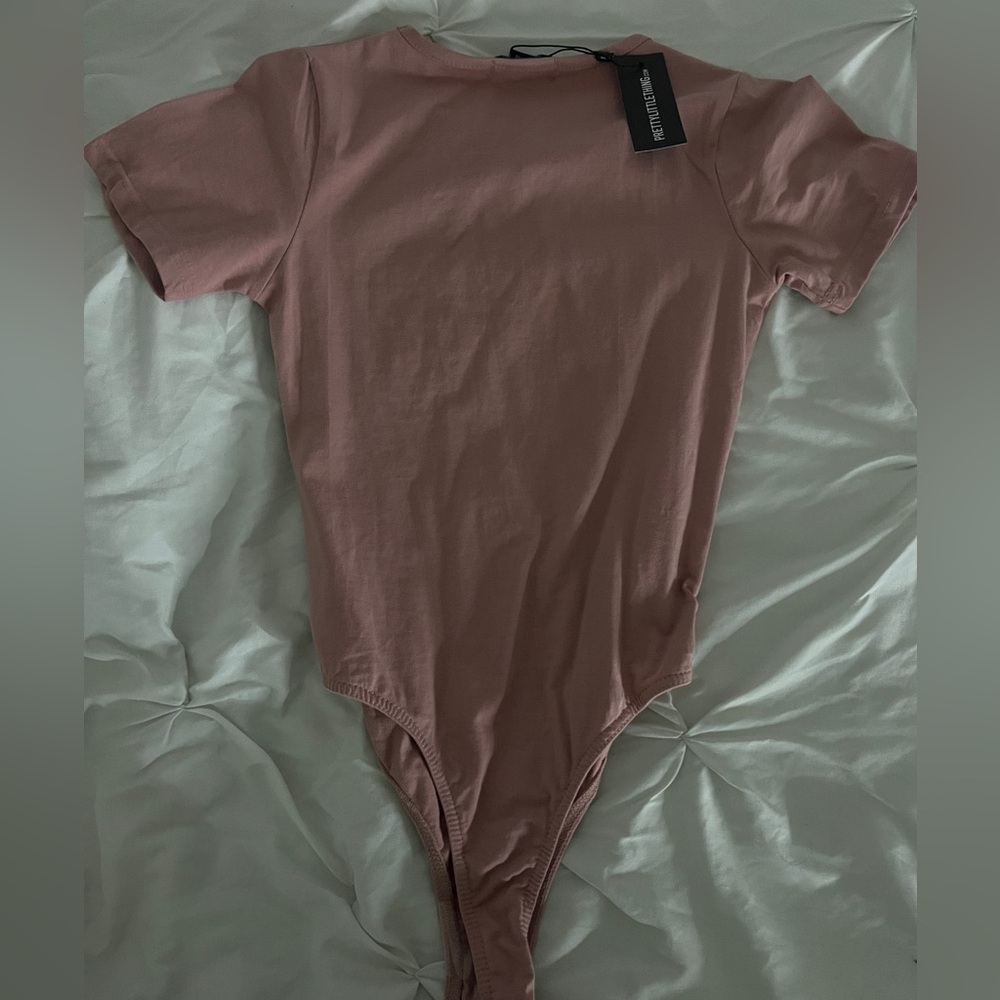 (NEW) PrettyLittleThing Bodysuit - Picture 2 of 3